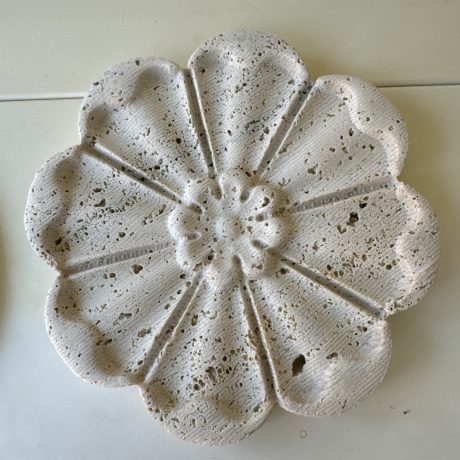 Fregio Targa rilievo fiore in Travertino ARREDO ESTERNO CASA VILLA FUORI PORTA