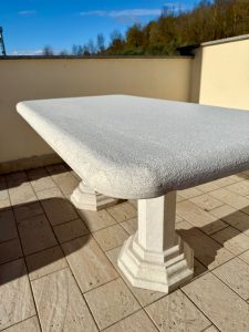Superficie bocciardata e spazzolata